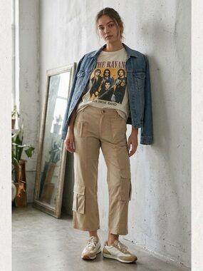 Zara Women’s Asymmetric Multi-Pocket Cropped Cargo Tan Pants - Size XS